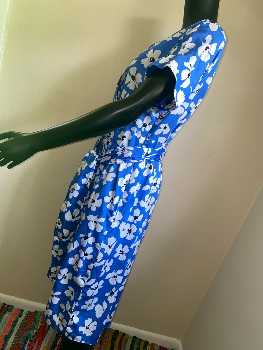 Who What Wear Blue and White Floral Wrap Midi Dress with Pockets - Picture 5 of 14